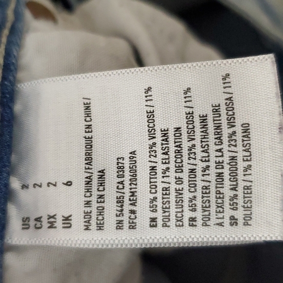 American Eagle size 2 super super stretch mid rise jean shorts - Picture 8 of 8